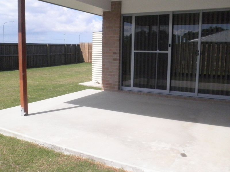 19 Dobinson Street, Bucasia QLD 4750