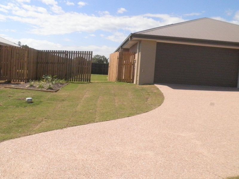 19 Dobinson Street, Bucasia QLD 4750