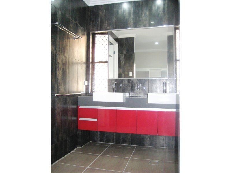 27 PORTSIDE PLACE, Shoal Point QLD 4750