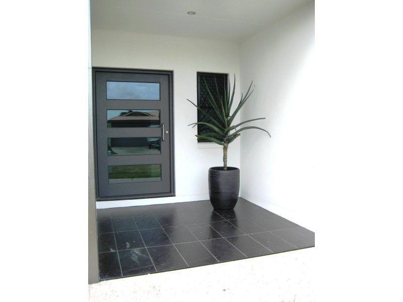 27 PORTSIDE PLACE, Shoal Point QLD 4750