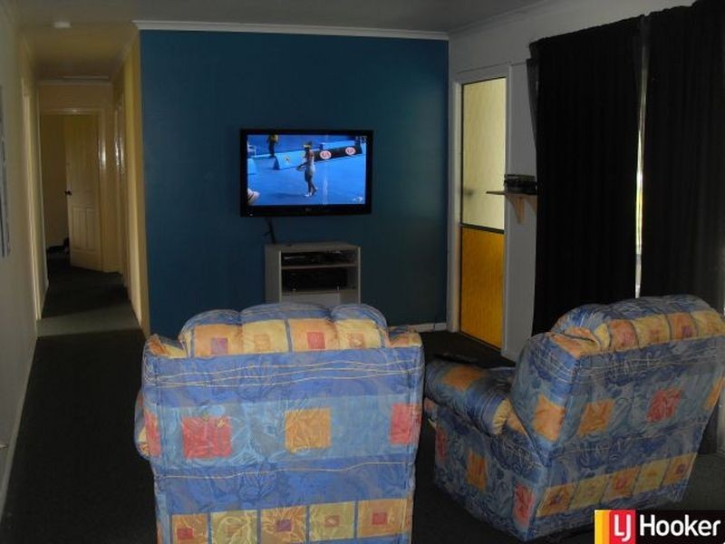27 Main Street, Bakers Creek QLD 4740