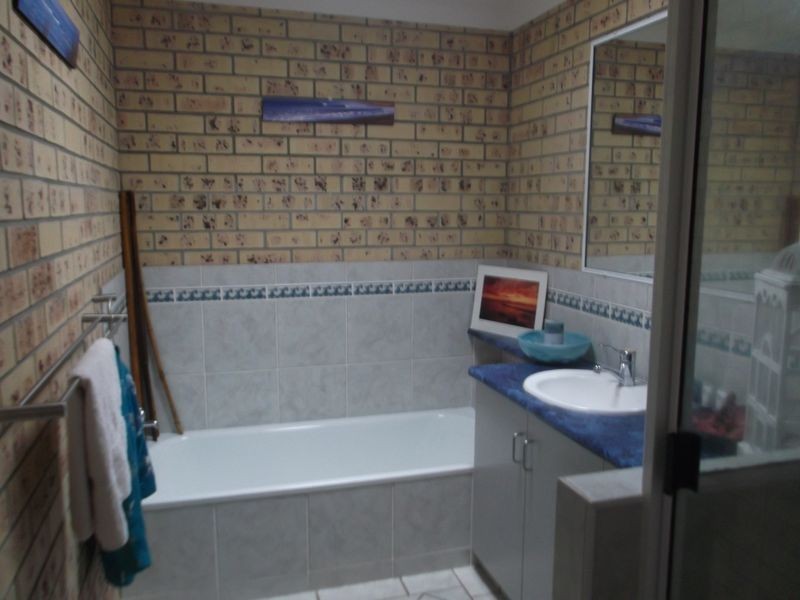 27 PELICAN STREET, Slade Point QLD 4740