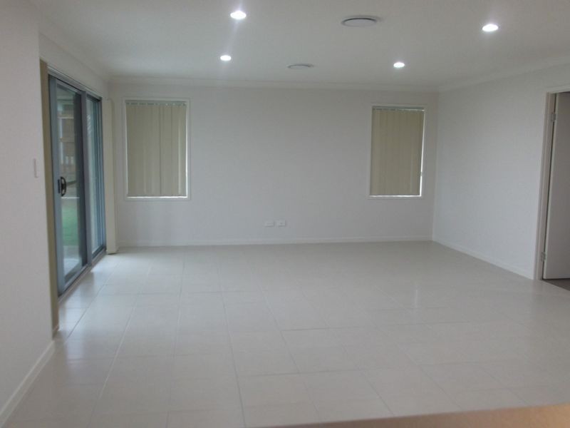 8 DOBINSON STREET, Bucasia QLD 4750