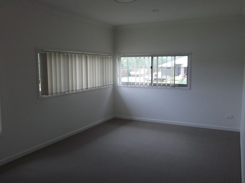 8 DOBINSON STREET, Bucasia QLD 4750