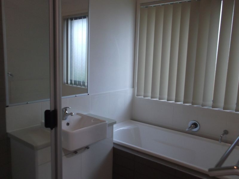 8 DOBINSON STREET, Bucasia QLD 4750