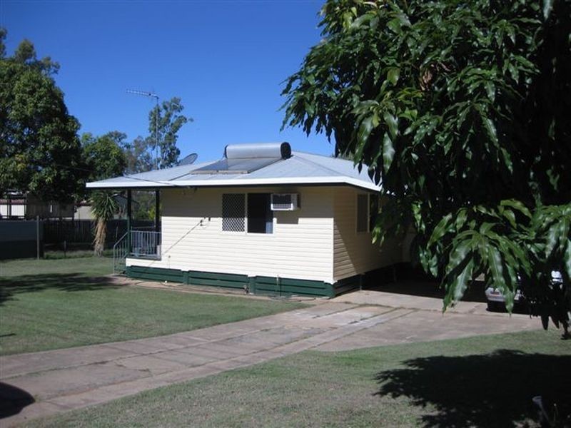 14 FLINDERS DRIVE, Moranbah QLD 4744