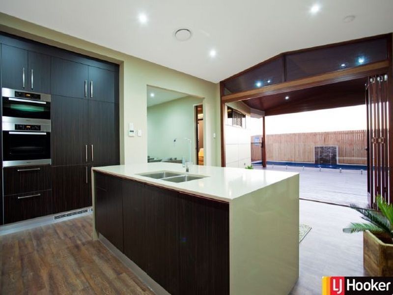 11 McGrath Street Ooralea Waters, Bakers Creek QLD 4740