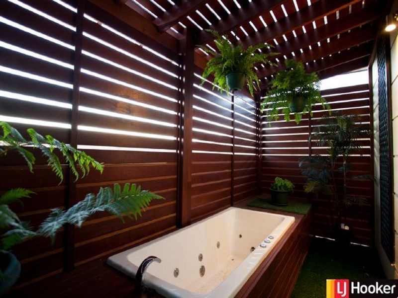 11 McGrath Street Ooralea Waters, Bakers Creek QLD 4740