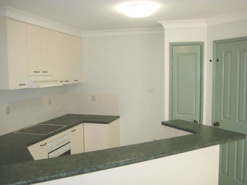 6 Murray Close, Rural View QLD 4740