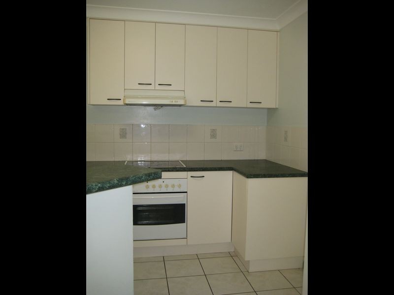 6 Murray Close, Rural View QLD 4740