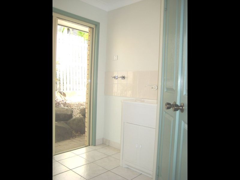 6 Murray Close, Rural View QLD 4740