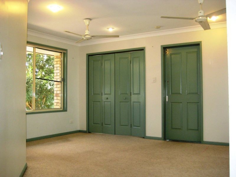 6 Murray Close, Rural View QLD 4740