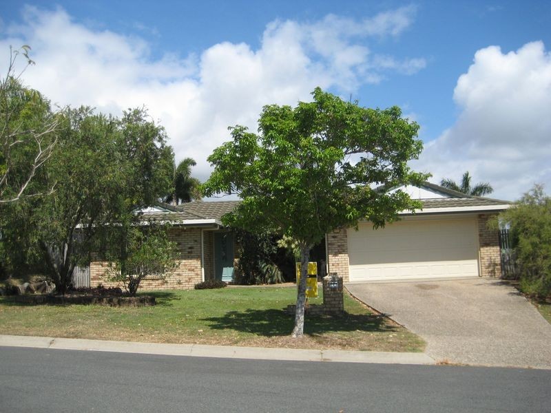 6 Murray Close, Rural View QLD 4740