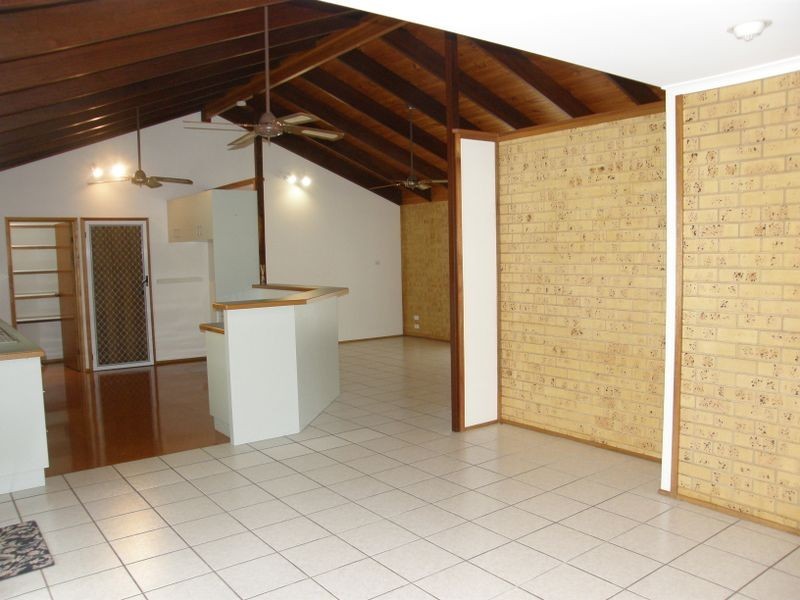 1 Cassia Place, Glenella QLD 4740