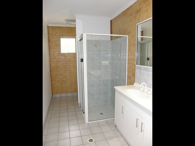 1 Cassia Place, Glenella QLD 4740