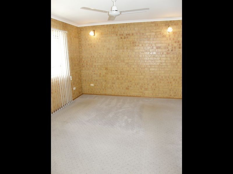 1 Cassia Place, Glenella QLD 4740