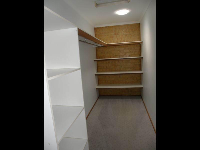 1 Cassia Place, Glenella QLD 4740