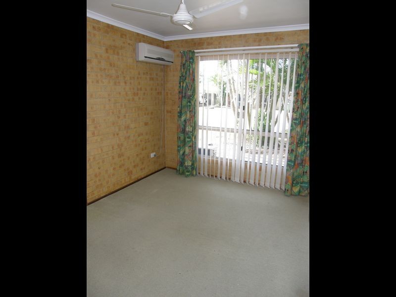 1 Cassia Place, Glenella QLD 4740