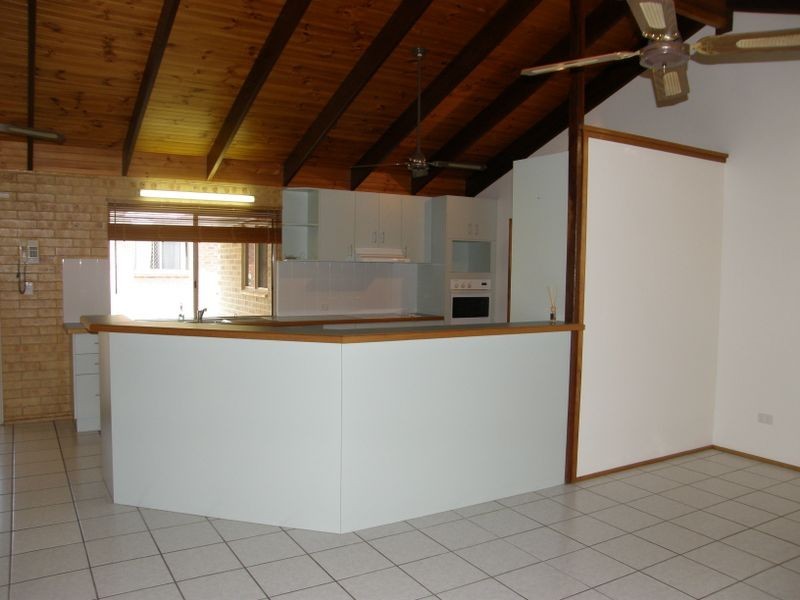 1 Cassia Place, Glenella QLD 4740