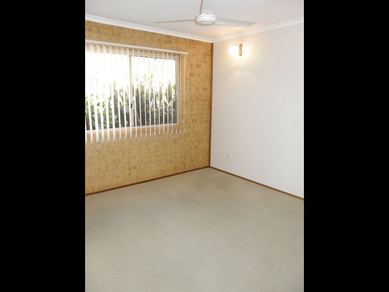 1 Cassia Place, Glenella QLD 4740