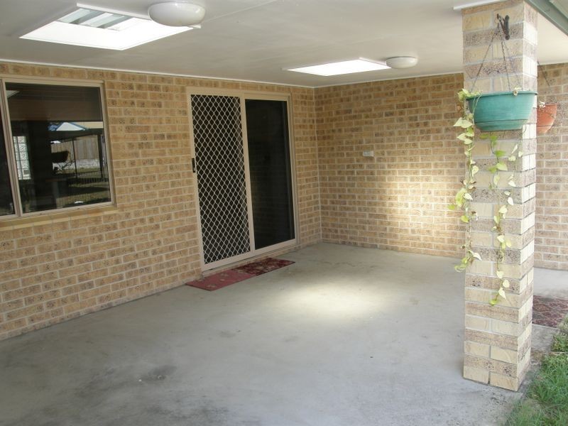 1 Cassia Place, Glenella QLD 4740