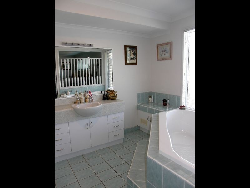 18 McCormack Avenue, Rural View QLD 4740