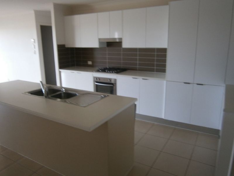 36 AVALON DRIVE, Rural View QLD 4740