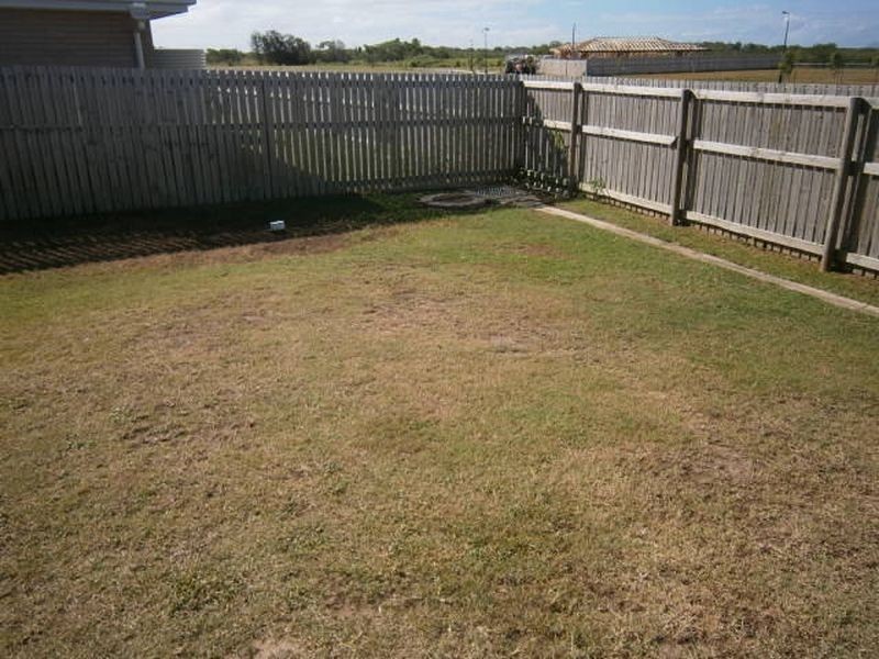 36 AVALON DRIVE, Rural View QLD 4740