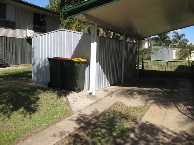 17 Kennedy Drive, Moranbah QLD 4744