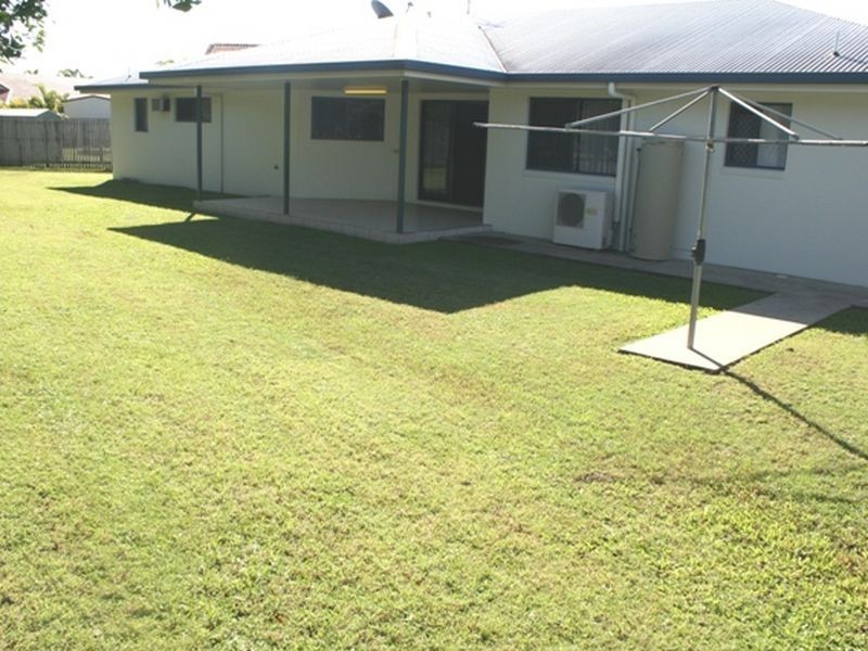 8 Kentia Court, North Mackay QLD 4740