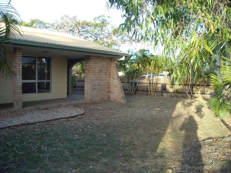 17 NICKLIN DRIVE, Beaconsfield QLD 4740