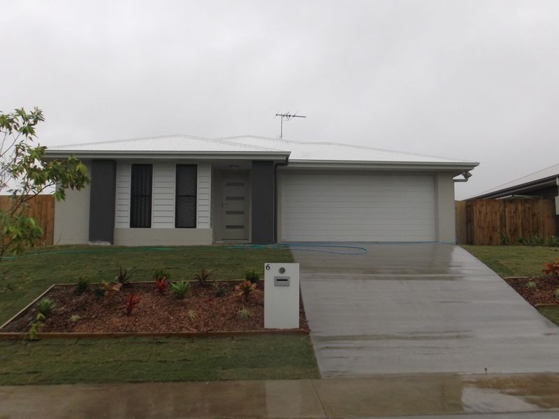 6 DOBINSON STREET, Bucasia QLD 4750