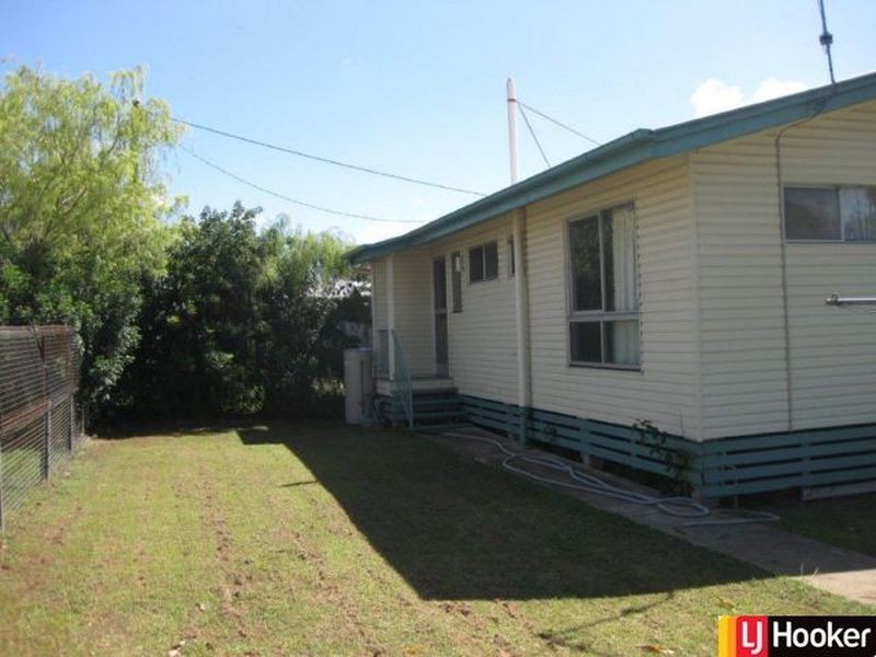 10 ROSE STREET, Moranbah QLD 4744