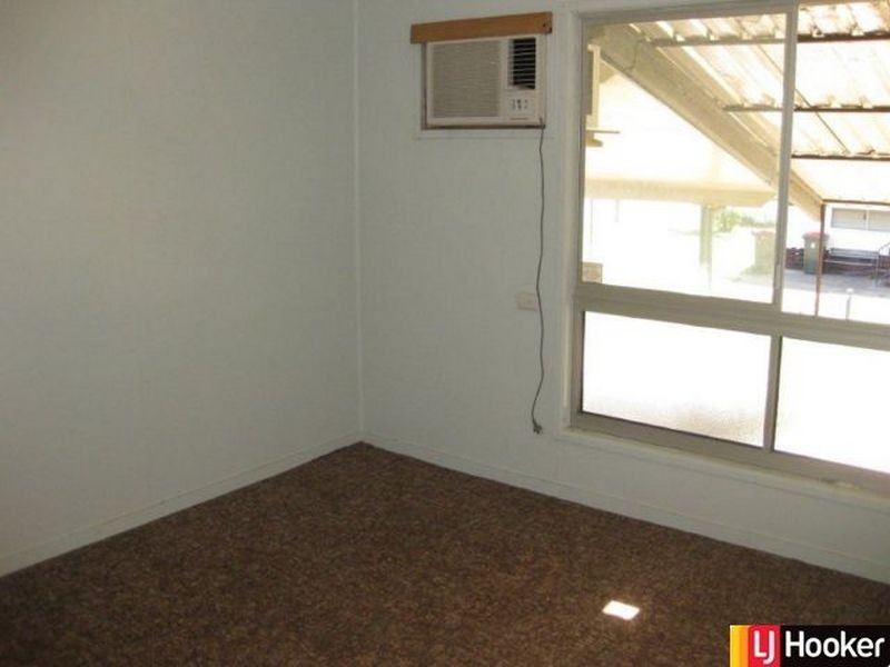 10 ROSE STREET, Moranbah QLD 4744