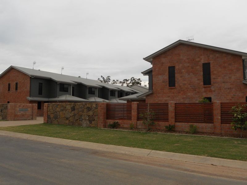 7/8-10 LAMBERT DRIVE, Moranbah QLD 4744