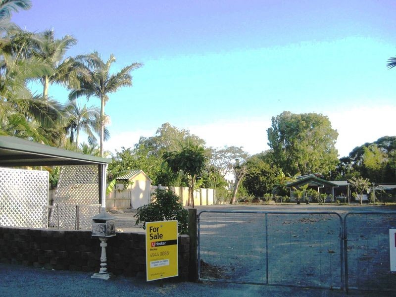 2 Swan Street, Slade Point QLD 4740