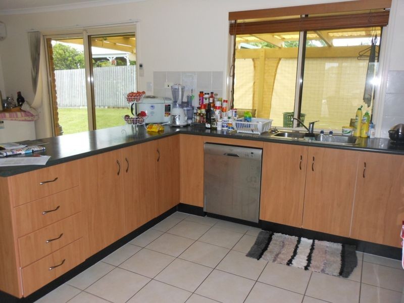 8 Kinghorn Street, Eimeo QLD 4740