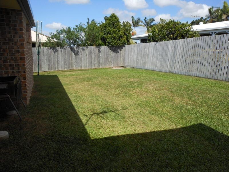 8 Kinghorn Street, Eimeo QLD 4740