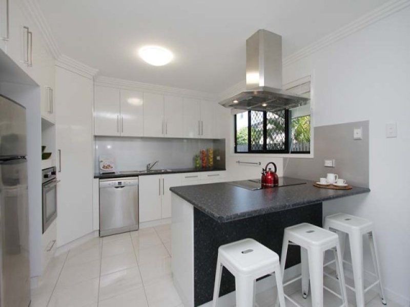 2 Sam Bezzina Drive, Beaconsfield QLD 4740