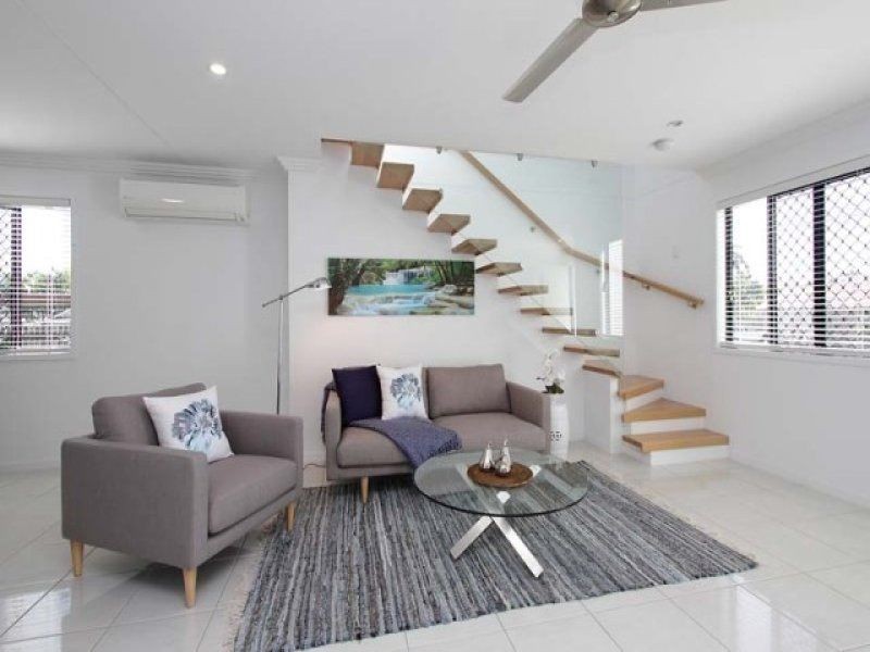 2 Sam Bezzina Drive, Beaconsfield QLD 4740