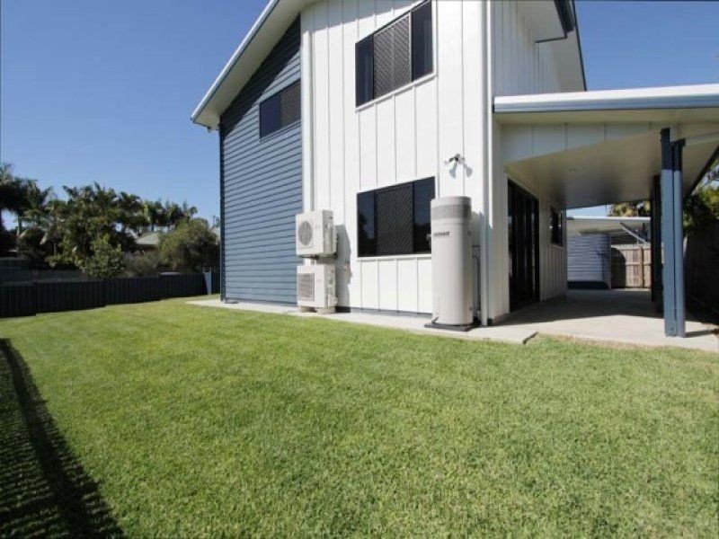 2 Sam Bezzina Drive, Beaconsfield QLD 4740