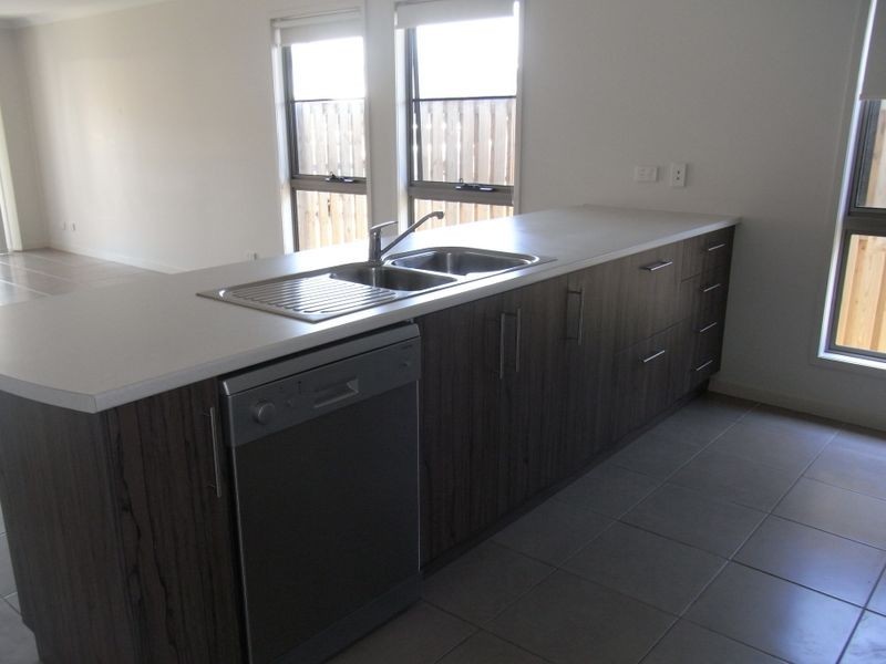 5 Thornbill Lane, Andergrove QLD 4740