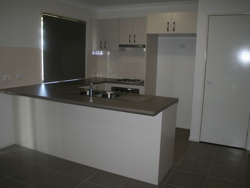 37 Dobinson Street, Bucasia QLD 4750