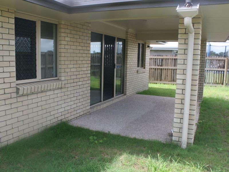 37 Dobinson Street, Bucasia QLD 4750