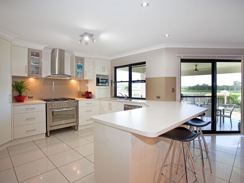 77 Gingham Street, Glenella QLD 4740
