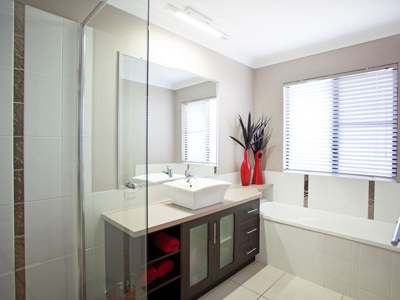 77 Gingham Street, Glenella QLD 4740