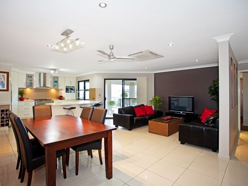 77 Gingham Street, Glenella QLD 4740