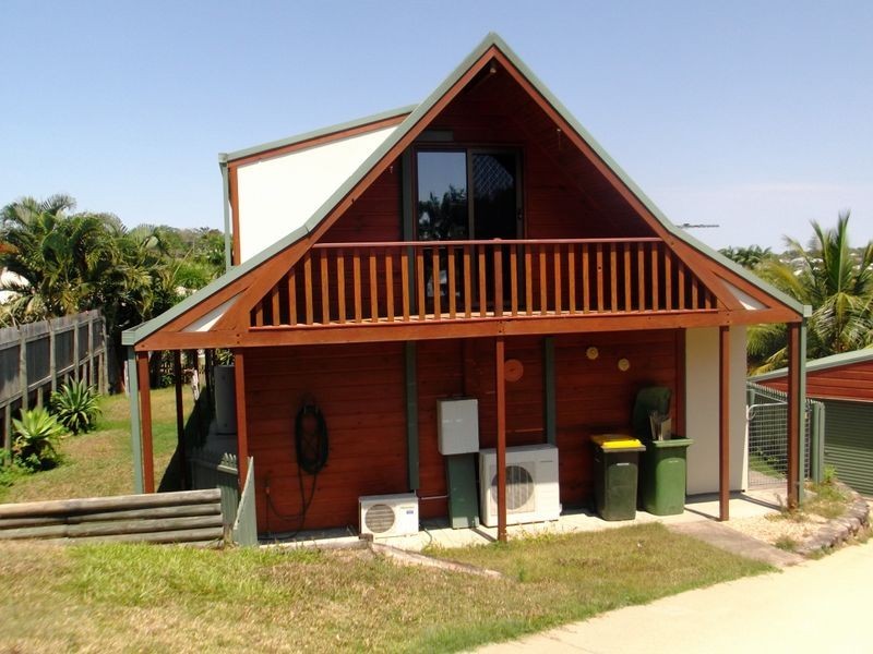 12 Hillcrest Street, Eimeo QLD 4740