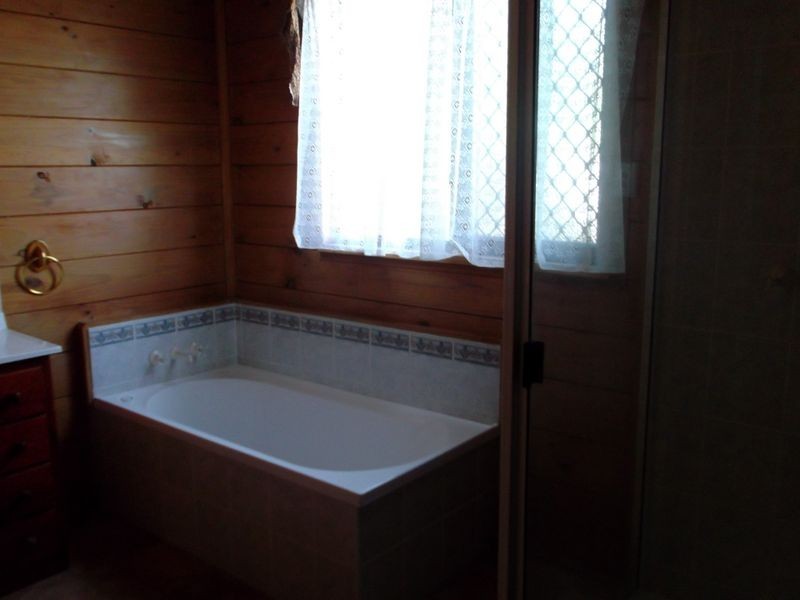 12 Hillcrest Street, Eimeo QLD 4740