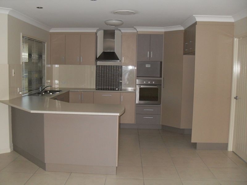 42 Cinnamon Drive, Glenella QLD 4740